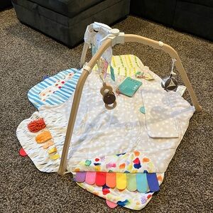 Love Every Play Gym with Hanging Toys